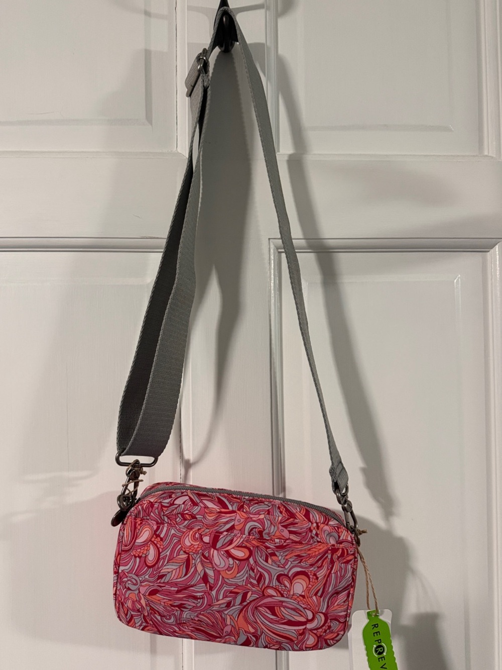 Pink Patterned Brand new Sakroots Crossbody Shoulder Bag - Small Everyday Bag